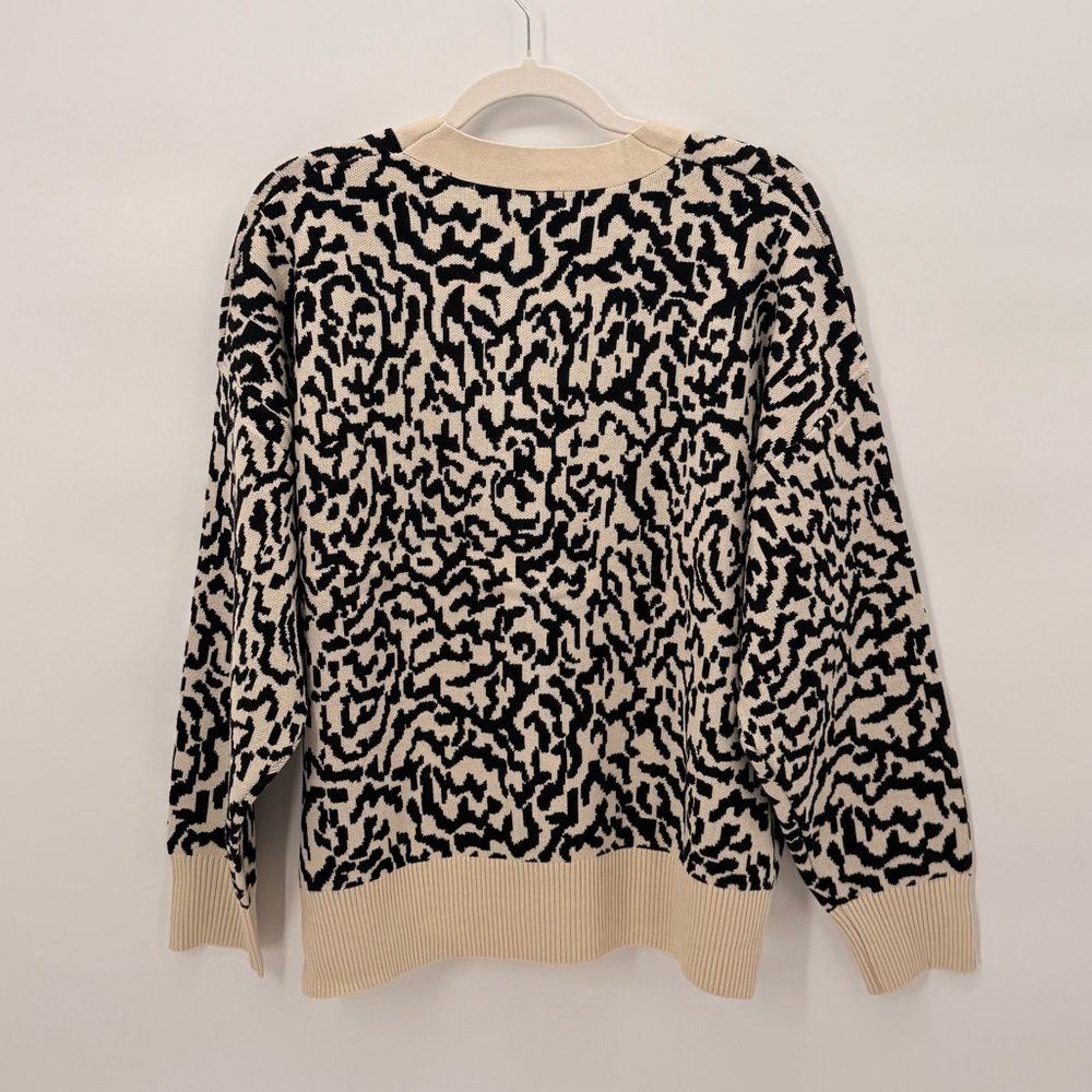 T Tahari NWT Zebra Ivory Black Jacquard V Neck Cardigan Women’s Plus Size 2X - Picture 3 of 9